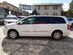 Chrysler Town & Country, 3,6L V6,7míst, kůže, REZERVACE