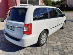 Chrysler Town & Country, 3,6L V6,7míst, kůže, REZERVACE