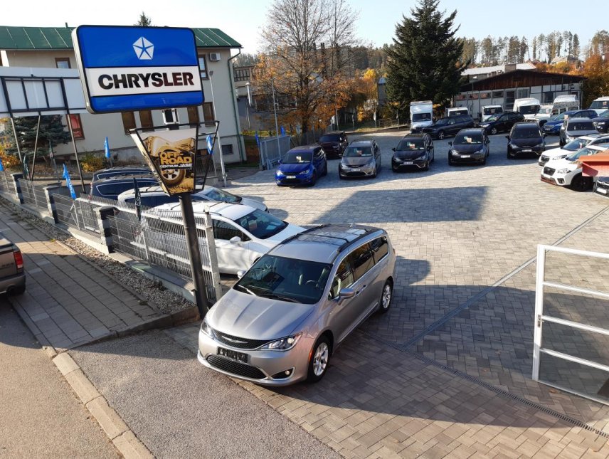 Chrysler Pacifica, 3,6L V6, 7míst, kůže, kamera