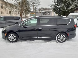 Chrysler Pacifica, 3,6L V6 8 míst, kůže,android