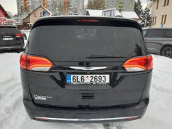 Chrysler Pacifica, 3,6L V6 8 míst, kůže,android