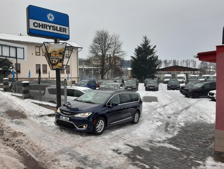 Chrysler Pacifica, 3,6L V6 Touring L, 7míst, kůže